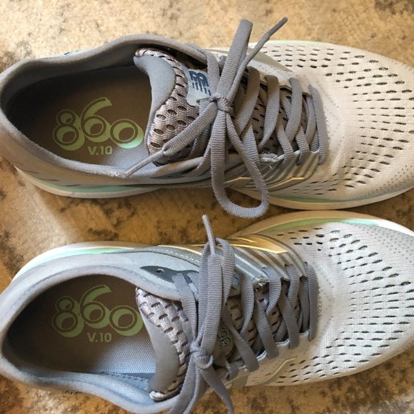 New Balance 860 v10 Running Shoes 9.5 D (Wide) Stability - WORN ONCE - Picture 2 of 9